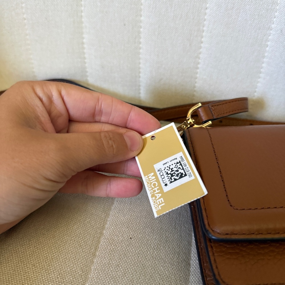 NWT Michael Kors Brown Leather Clutch Crossbody Bag with Removable Strap - Picture 4 of 13